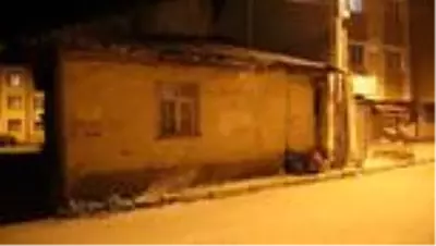 Bir evde patlama meydana geldi Bir evde patlama meydana geldi