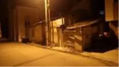 Bir evde patlama meydana geldi Bir evde patlama meydana geldi