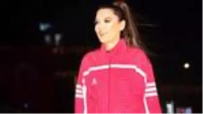 Demet Akalın, boğazda restoran açtığı yönündeki haberleri yalanladı Demet Akalın, boğazda restoran açtığı yönündeki haberleri yalanladı