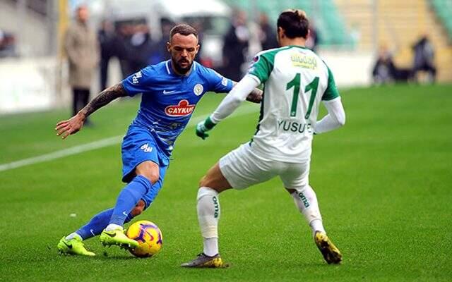 Fenerbahçe, Rizespor forması giyen Mykola Morozyuk'la prensipte anlaştı Fenerbahçe, Rizespor forması giyen Mykola Morozyuk'la prensipte anlaştı