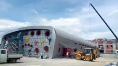 Gebze'nin spor kompleksinde çalışmalar devam ediyor Gebze'nin spor kompleksinde çalışmalar devam ediyor