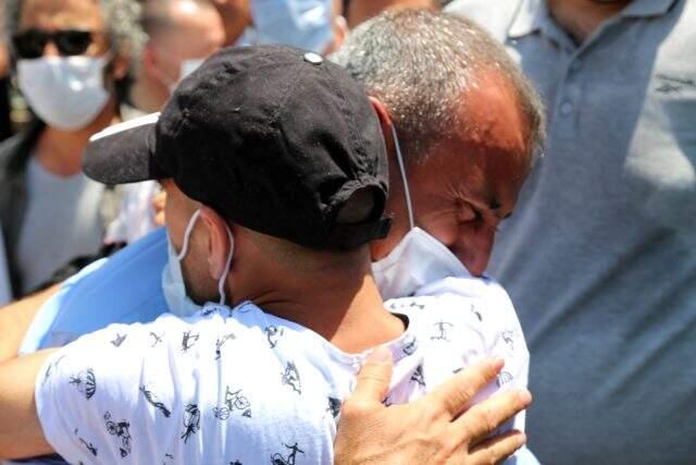 Görev yeri değişen valiyi vatandaşlar, gözyaşlarıyla uğurladı Görev yeri değişen valiyi vatandaşlar, gözyaşlarıyla uğurladı