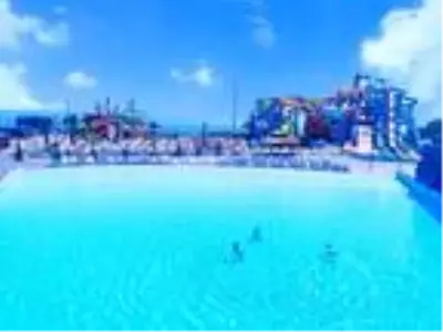 Son Dakika: İstanbul'da serinlemek isteyenler Aquapark'ları tercih ediyor