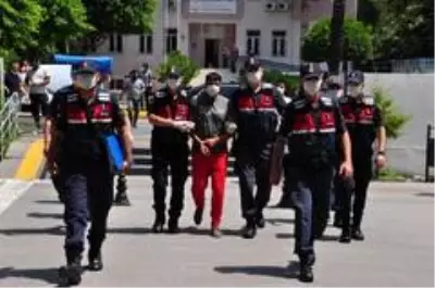 Katil zanlısı 18 yıl kaçtı, ehliyet değiştirmek isteyince yakalandı Katil zanlısı 18 yıl kaçtı, ehliyet değiştirmek isteyince yakalandı