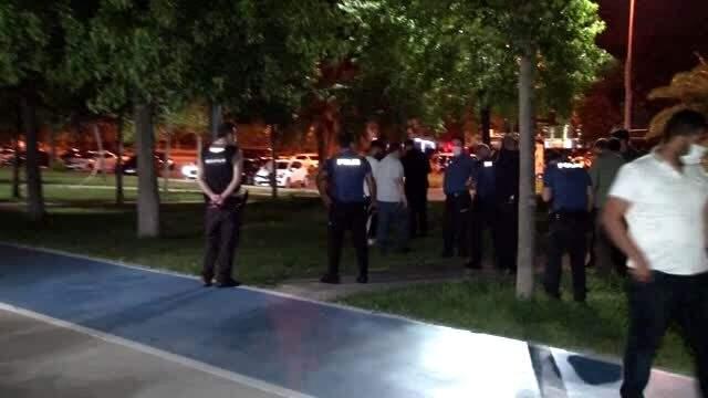 Kavgayı ayırmak isteyen bekçi silahla vuruldu Kavgayı ayırmak isteyen bekçi silahla vuruldu
