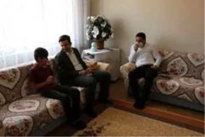 Kaymakam Köleoğlu'ndan hane ziyareti Kaymakam Köleoğlu'ndan hane ziyareti