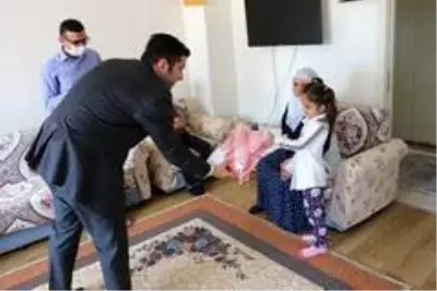 Kaymakam Köleoğlu'ndan hane ziyareti Kaymakam Köleoğlu'ndan hane ziyareti
