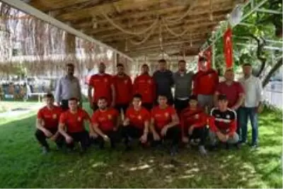 Korkutelili pehlivanlar antrenmanlarını bırakmadı Korkutelili pehlivanlar antrenmanlarını bırakmadı