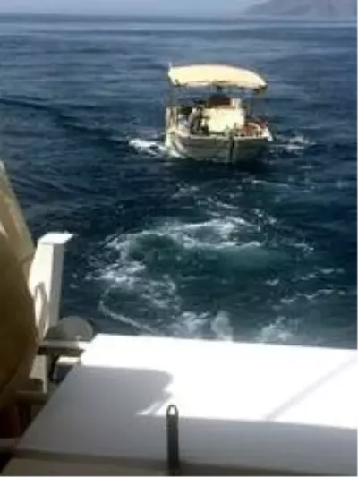 Son dakika haberi... Motoru arızalanan balıkçı teknesi kurtarıldı Son dakika haberi... Motoru arızalanan balıkçı teknesi kurtarıldı