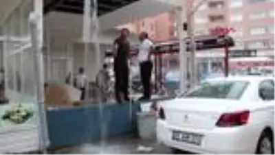 Oltu'da yağış sonrası dereye yapılan müdahale olası taşkını engelledi Oltu'da yağış sonrası dereye yapılan müdahale olası taşkını engelledi