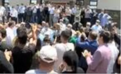 Ordu'ya atanan Tunceli Valisi Sonel'i yüzlerce kişi uğurladı Ordu'ya atanan Tunceli Valisi Sonel'i yüzlerce kişi uğurladı