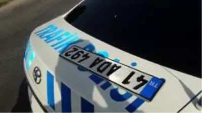 Polisin 'dur' ihtarına uymadı, plaka değiştirirken yakalandı