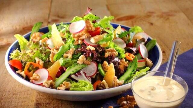 Sağlıklı salata yapmanın püf noktaları Sağlıklı salata yapmanın püf noktaları