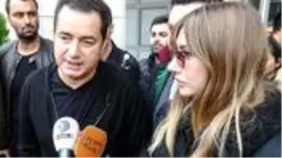 Şeyma Subaşı'nın aldığı nafakayı sosyal medyadan paylaşan bankacının dosyası ağır cezaya gönderildi Şeyma Subaşı'nın aldığı nafakayı sosyal medyadan paylaşan bankacının dosyası ağır cezaya gönderildi