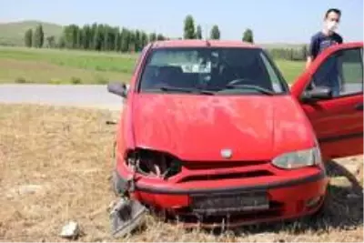 Sivas'ta trafik kazası: 3 yaralı Sivas'ta trafik kazası: 3 yaralı