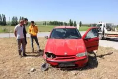 Sivas'ta trafik kazası: 3 yaralı Sivas'ta trafik kazası: 3 yaralı