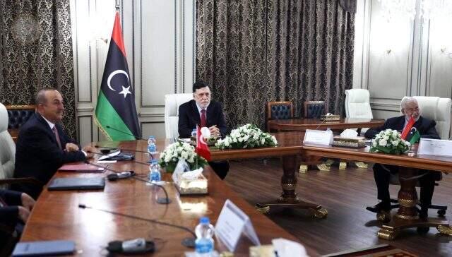 Son Dakika: İki bakan ve MİT Başkanı Libya'da Son Dakika: İki bakan ve MİT Başkanı Libya'da