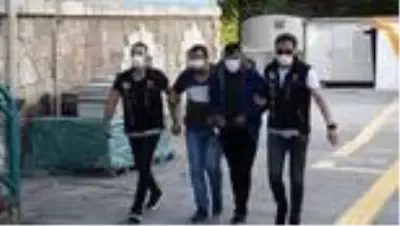 Suçüstü yakalanan 4 uyuşturucu şüphelisinden ikisi tutuklandı