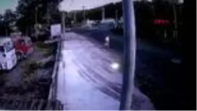 Yakalanan 16 yaşındaki kapkaçının 90 suç kaydı çıktı Yakalanan 16 yaşındaki kapkaçının 90 suç kaydı çıktı