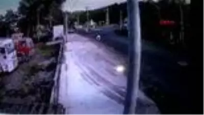 Yakalanan 16 yaşındaki kapkaçının 90 suç kaydı çıktı Yakalanan 16 yaşındaki kapkaçının 90 suç kaydı çıktı