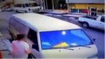 Yakalanan 16 yaşındaki kapkaçının 90 suç kaydı çıktı Yakalanan 16 yaşındaki kapkaçının 90 suç kaydı çıktı
