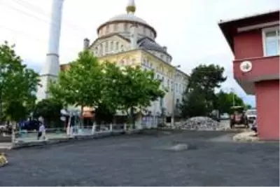 Yol çalışmaları hem merkezde hem kırsalda devam ediyor Yol çalışmaları hem merkezde hem kırsalda devam ediyor