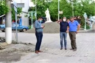 Yol çalışmaları hem merkezde hem kırsalda devam ediyor Yol çalışmaları hem merkezde hem kırsalda devam ediyor