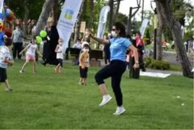 Son dakika... Aileler çocukları ile birlikte spor yaptılar