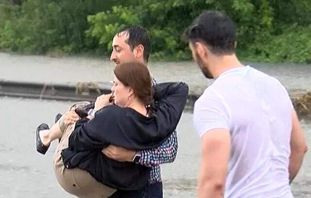AKOM'dan şiddetli yağış konusunda uyarı üstüne uyarı! Beş ilçeye özellikle dikkat çekildi