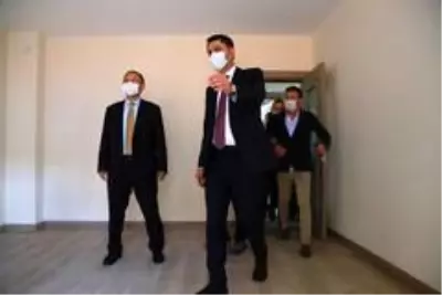 Bakan Kurum Elazığ'da, yapımı süren deprem konutlarını inceledi Bakan Kurum Elazığ'da, yapımı süren deprem konutlarını inceledi
