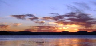Çıldır Gölü, güzelliği ile göz kamaştırıyor