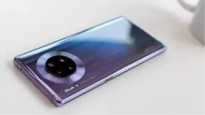 Huawei Mate 40, iPhone 12 Pro'nun Ekran Özelliğini Alabilir Huawei Mate 40, iPhone 12 Pro'nun Ekran Özelliğini Alabilir