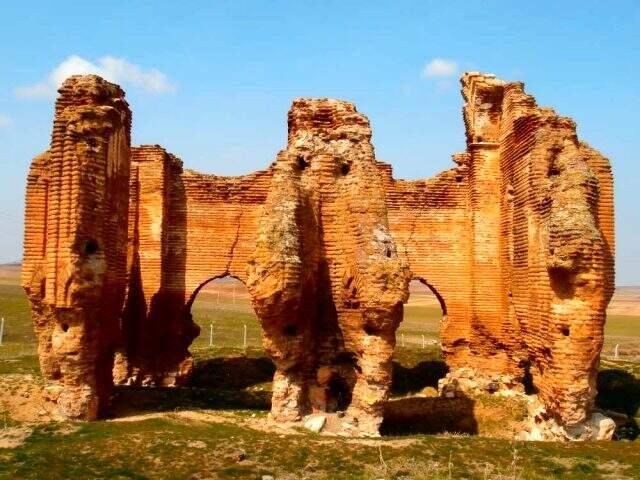 Kırşehir nerededir? Kırşehir görülmesi gereken yerler nerelerdir? Kırşehir iklimi ve bitki örtüsü