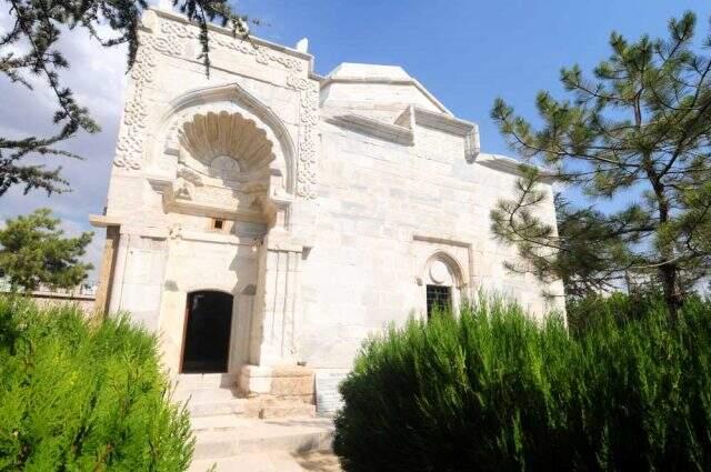 Kırşehir nerededir? Kırşehir görülmesi gereken yerler nerelerdir? Kırşehir iklimi ve bitki örtüsü