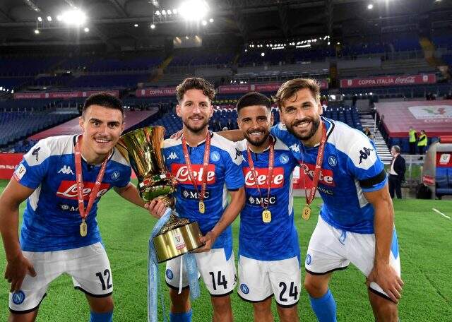 Napoli ile sözleşmesini uzatan Dries Mertens, gösterdiği performansla taraftarın sevgilisi oldu