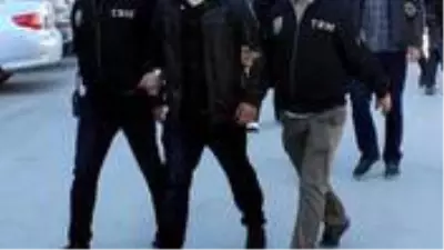 Son dakika: Terör örgütü DHKP/C'nin 'kasası' olduğu belirtilen zanlı İzmir'de yakalandı Son dakika: Terör örgütü DHKP/C'nin 'kasası' olduğu belirtilen zanlı İzmir'de yakalandı