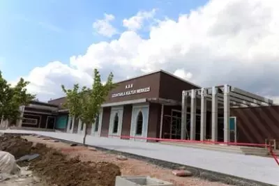 Uzuntarla'nın artık kültür merkezi var Uzuntarla'nın artık kültür merkezi var
