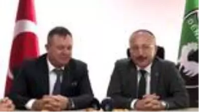 Vali Atik, Yukatel Denizlispor'u ziyaret etti Vali Atik, Yukatel Denizlispor'u ziyaret etti