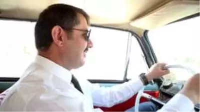 Vali Ayhan programlarına bu araçla gitti, görenler şaşırdı Vali Ayhan programlarına bu araçla gitti, görenler şaşırdı