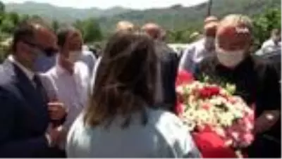 Yarım asırlık mutluluklarını tiyatro ile anlattılar Yarım asırlık mutluluklarını tiyatro ile anlattılar
