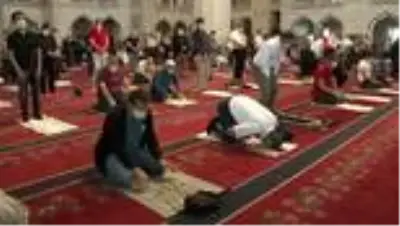 Ankara'da korona virüs tedbirli dördüncü Cuma namazı Ankara'da korona virüs tedbirli dördüncü Cuma namazı