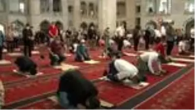 Ankara'da korona virüs tedbirli dördüncü Cuma namazı Ankara'da korona virüs tedbirli dördüncü Cuma namazı