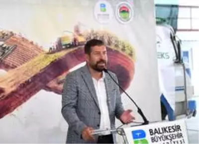 Balıkesir Büyükşehir'den üreticiye tohum desteği Balıkesir Büyükşehir'den üreticiye tohum desteği