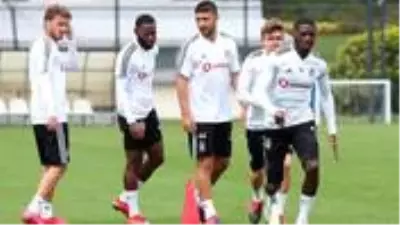 Beşiktaş'ta Boateng, Vida, Dorukhan ve Douglas Denizlispor maçı kadrosuna alınmadı Beşiktaş'ta Boateng, Vida, Dorukhan ve Douglas Denizlispor maçı kadrosuna alınmadı