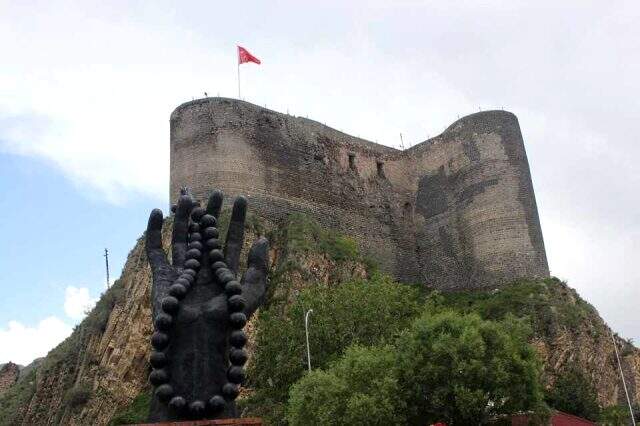 Erzurum'da görülmesi gereken yerler nerelerdir? Erzurum geleneksel lezzetleri nelerdir? Erzurum şehri nerededir?