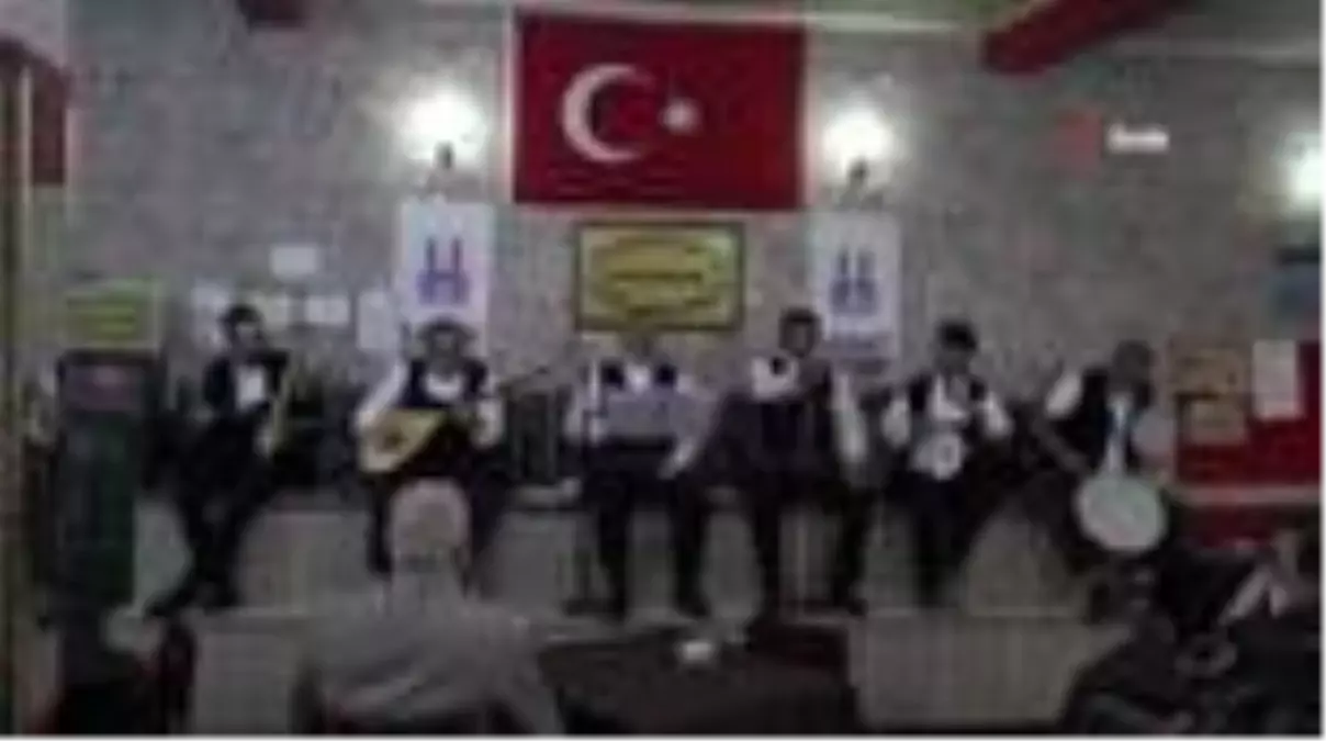 Erzurum'da Korana günlerinde sosyal mesafeli fasıl etkinliği