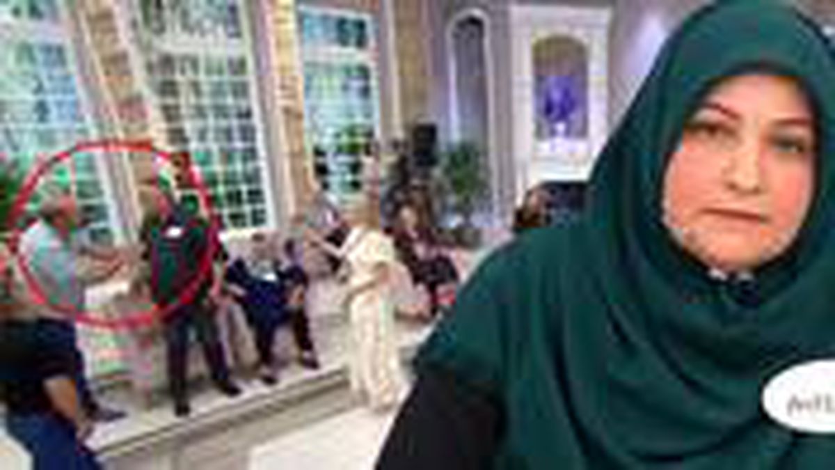 Esra Erol'un programında kavga! Baba, çocuğunu alıkoyduğunu iddia ettiği kadının üzerine yürüdü