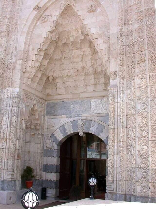 Karaman'da gezilecek yerler nereler? Karaman'ın nesi meşhur?