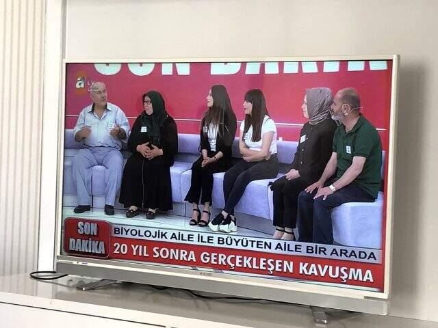 Müge Anlı'nın programında sosyal mesafe kuralı hiçe sayılıyor