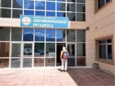 Palandöken'de okullar LGS için dezenfekte edildi Palandöken'de okullar LGS için dezenfekte edildi